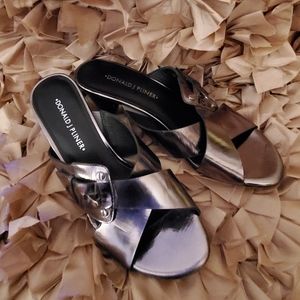 Donald J Pliner Sandal